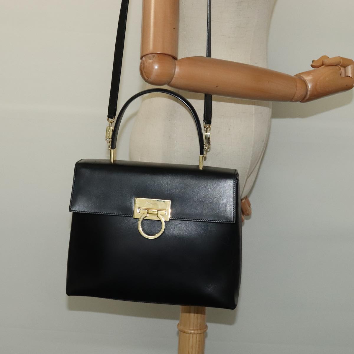 Salvatore Ferragamo Gancini Hand Bag Leather 2way Black Gold Auth hk2029