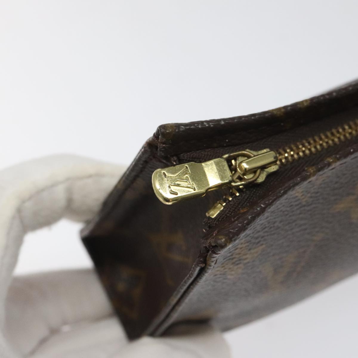 LOUIS VUITTON Monogram Poche Toilette 15 Pouch M47546 LV Auth hk2075