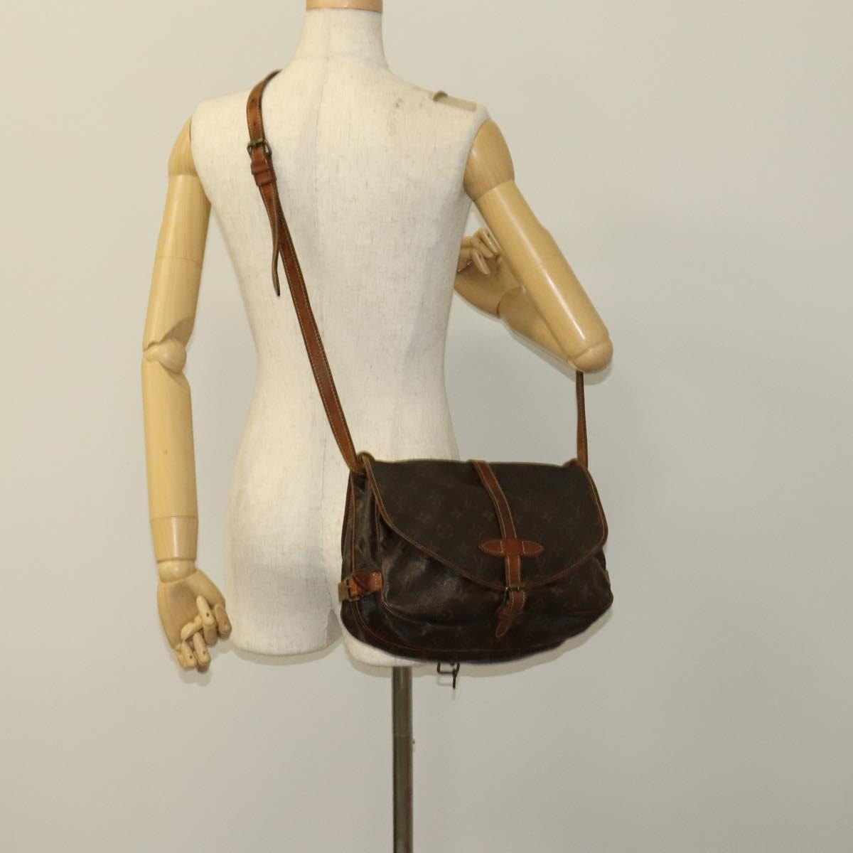 LOUIS VUITTON Monogram Saumur 30 Shoulder Bag M42256 LV Auth hk2574