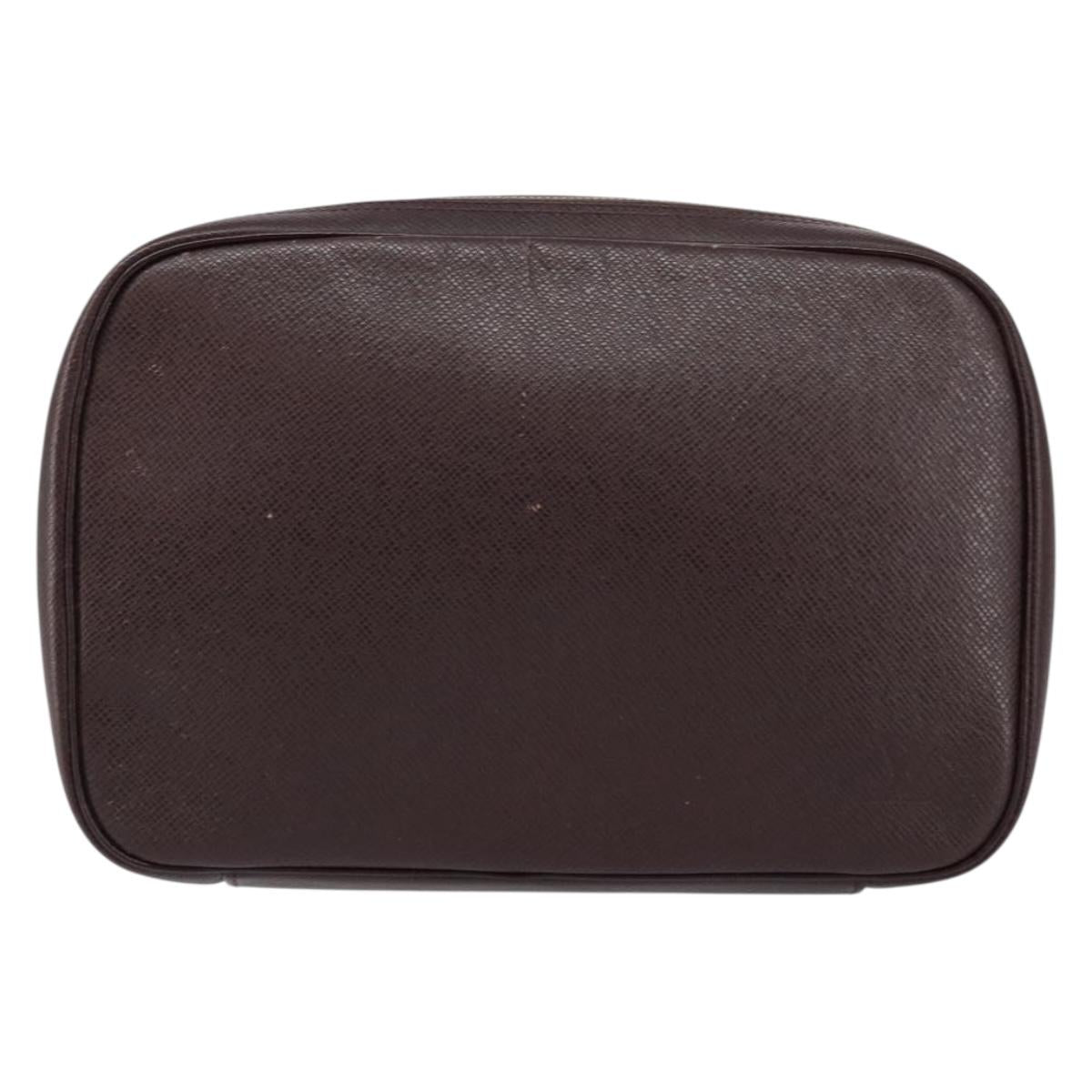 LOUIS VUITTON Taiga Trousse Toilette GM Clutch Bag Acajou M30216 LV Auth hk3146