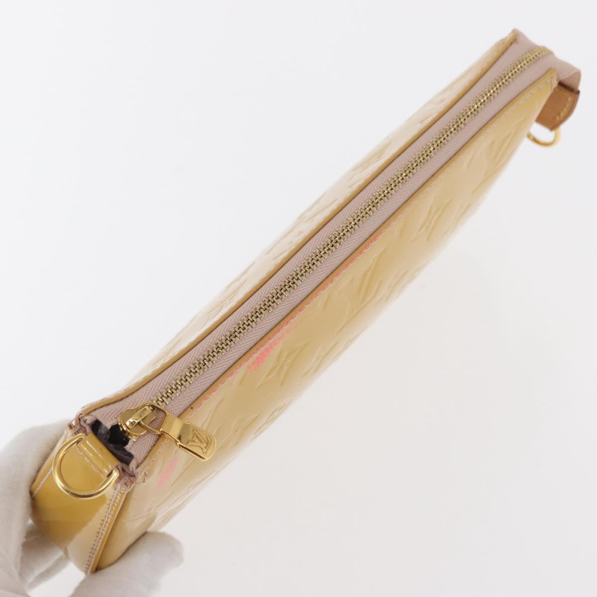 LOUIS VUITTON Vernis Pochette Accessoires Pouch Beige M90072 LV Auth hk3245