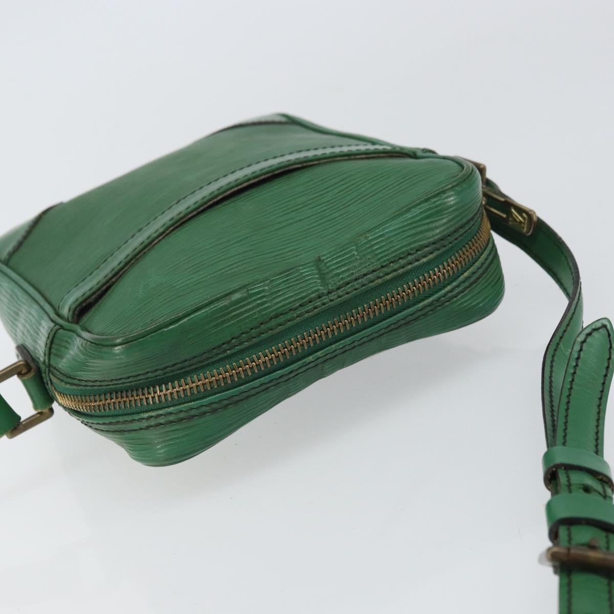 LOUIS VUITTON Epi Danube Shoulder Bag Green M45634 LV Auth hk3268