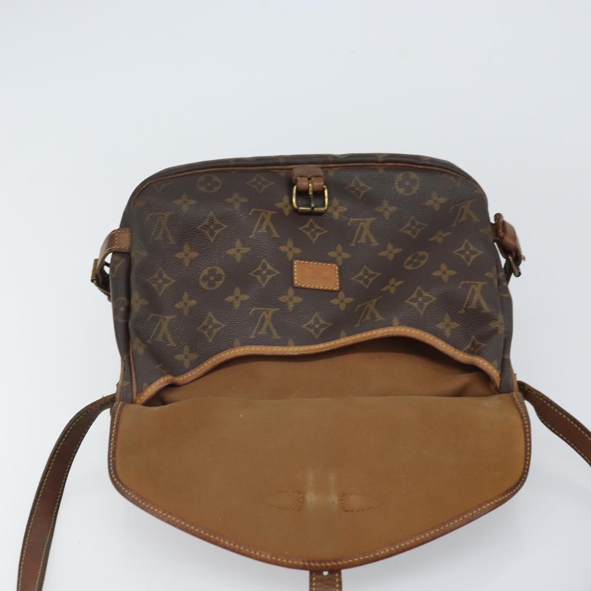 LOUIS VUITTON Monogram Saumur 30 Shoulder Bag M42256 LV Auth hk3284
