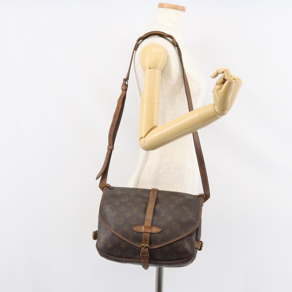 LOUIS VUITTON Monogram Saumur 30 Shoulder Bag M42256 LV Auth hk3284
