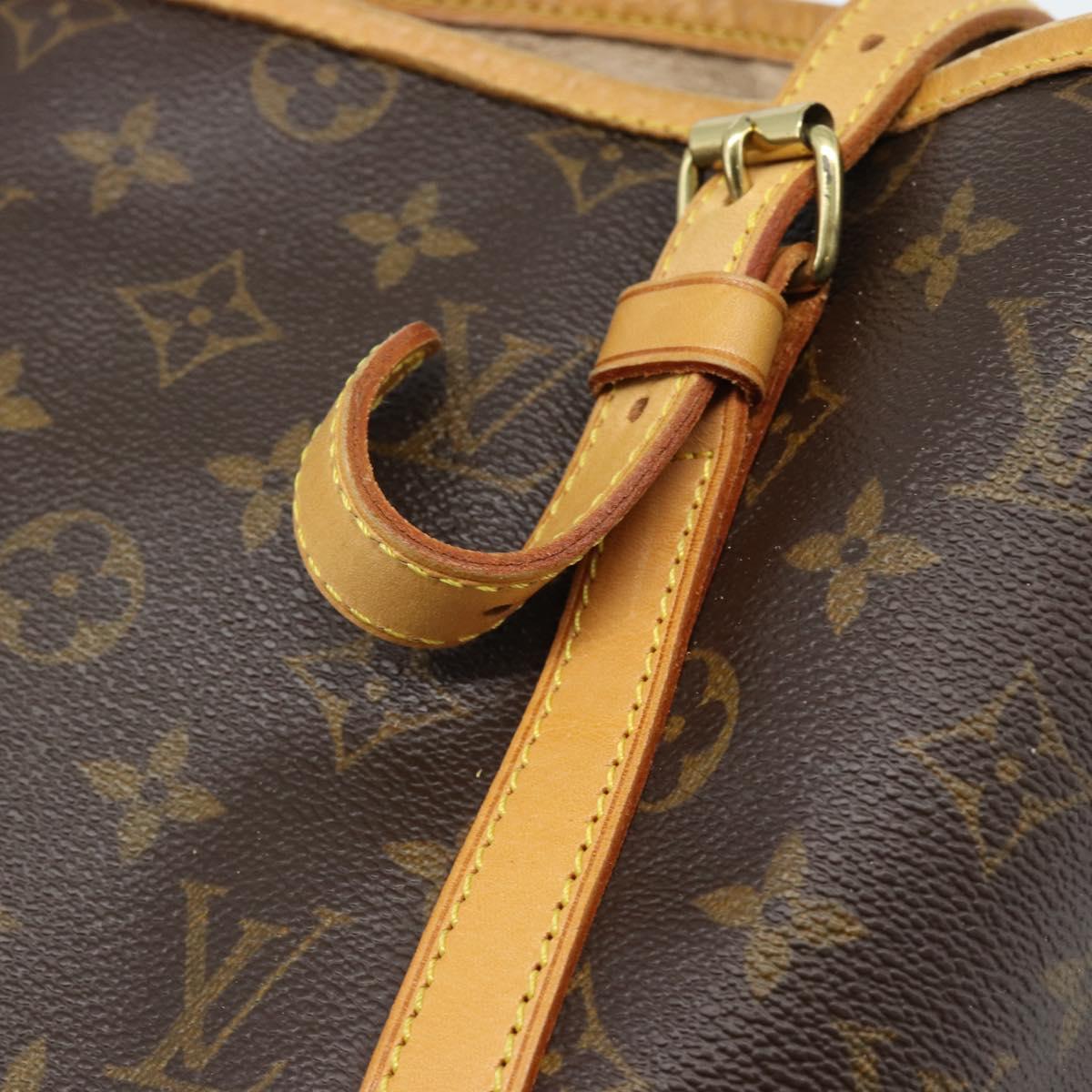 LOUIS VUITTON Monogram Bucket GM Shoulder Bag M42236 LV Auth hk3920