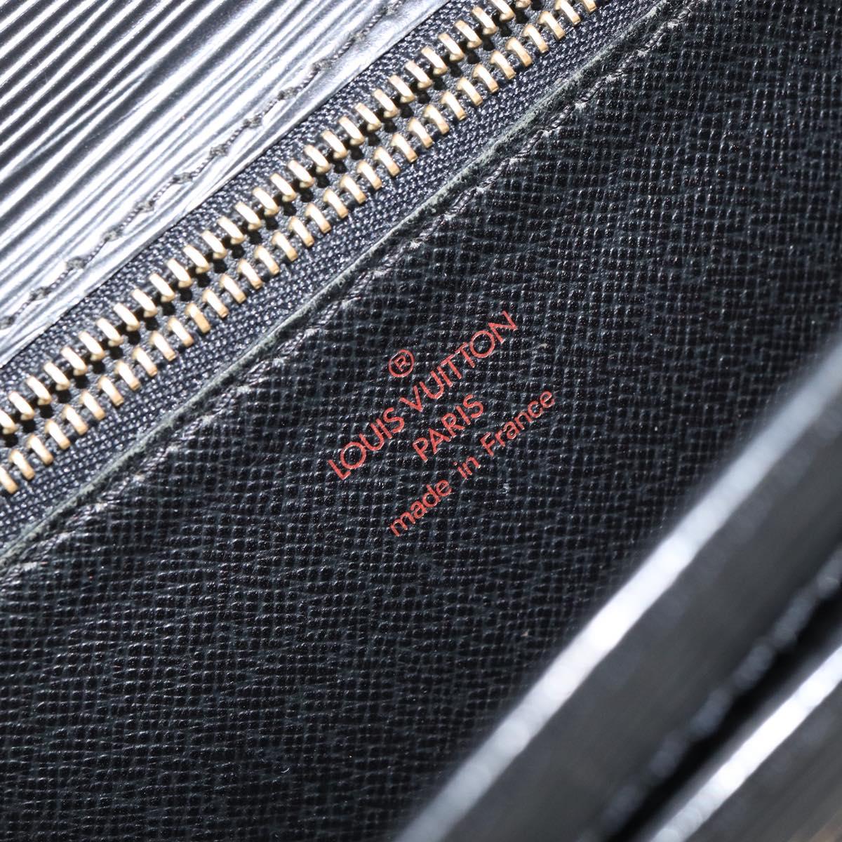 LOUIS VUITTON Epi Serie Dragonne Clutch Bag Black Noir M52612 LV Auth ka077