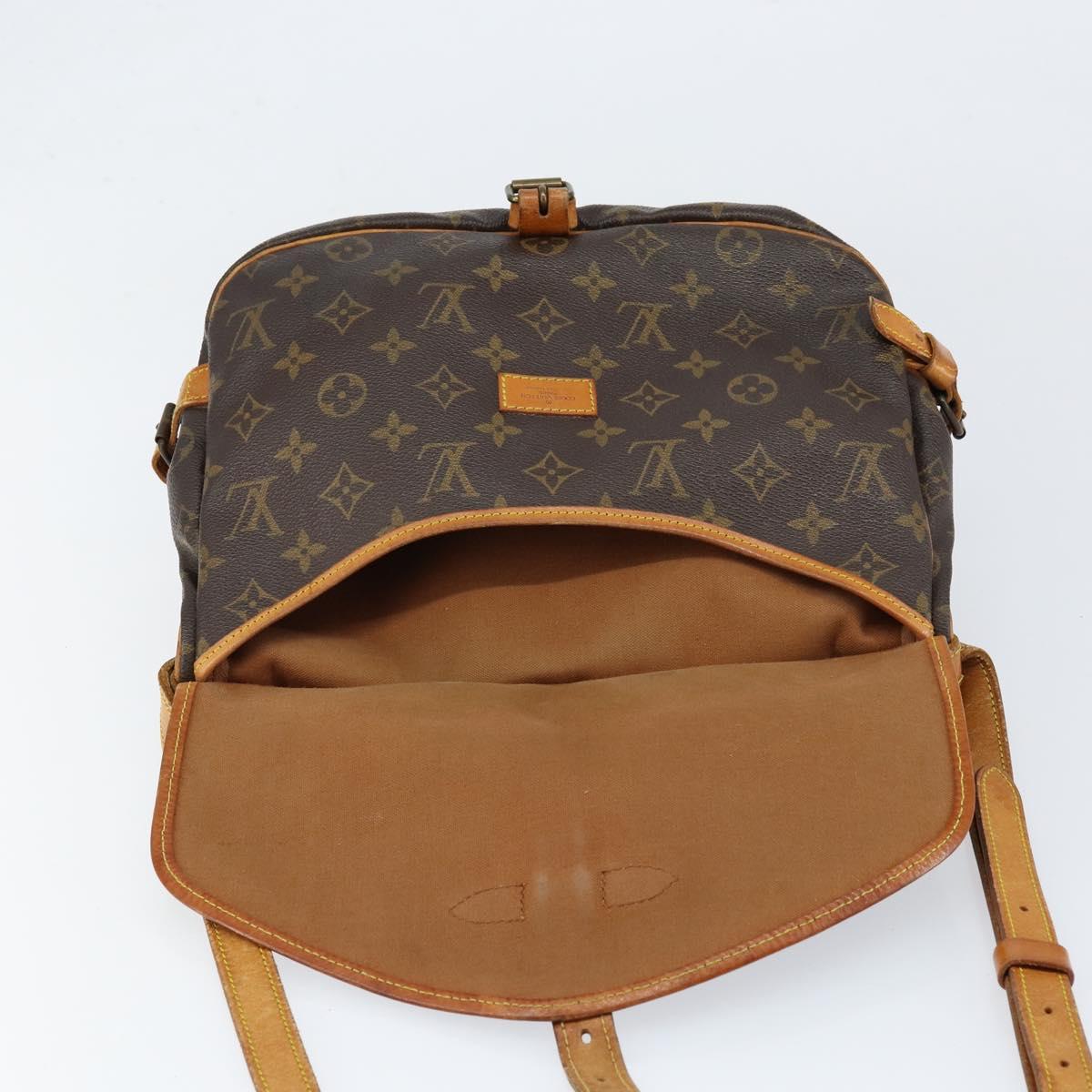LOUIS VUITTON Monogram Saumur 30 Shoulder Bag M42256 LV Auth ka110