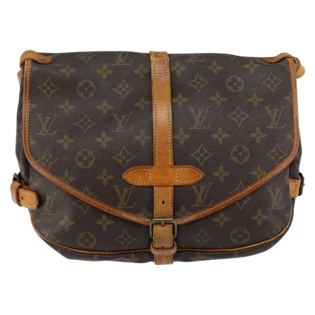 LOUIS VUITTON Monogram Saumur 30 Shoulder Bag M42256 LV Auth ka110
