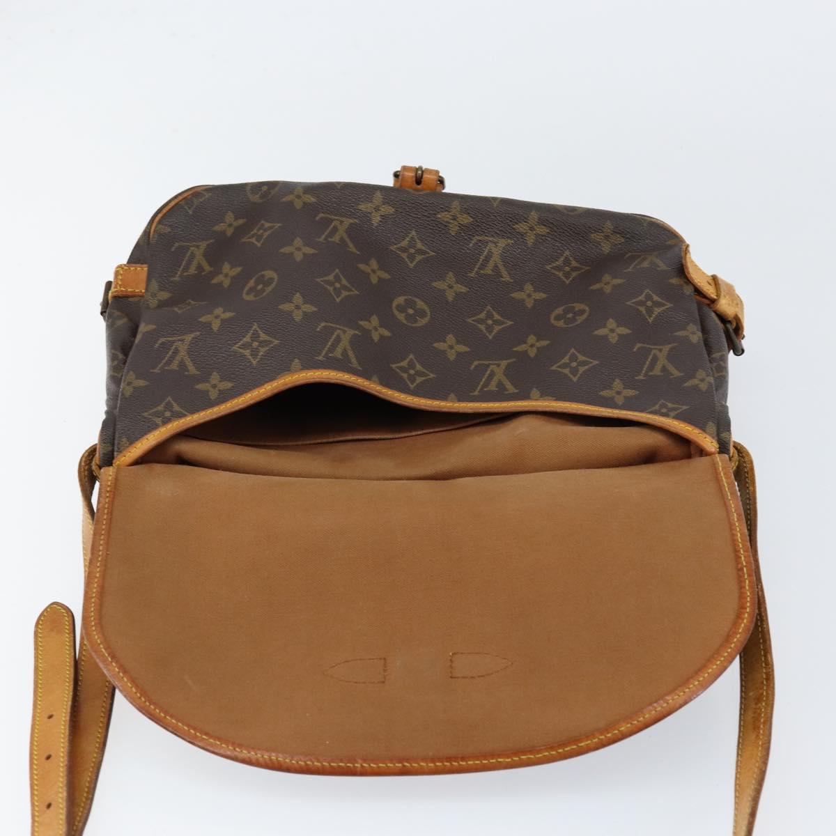 LOUIS VUITTON Monogram Saumur 30 Shoulder Bag M42256 LV Auth ka110