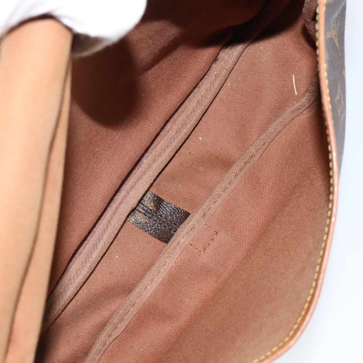 LOUIS VUITTON Monogram Saumur 30 Shoulder Bag M42256 LV Auth ka110