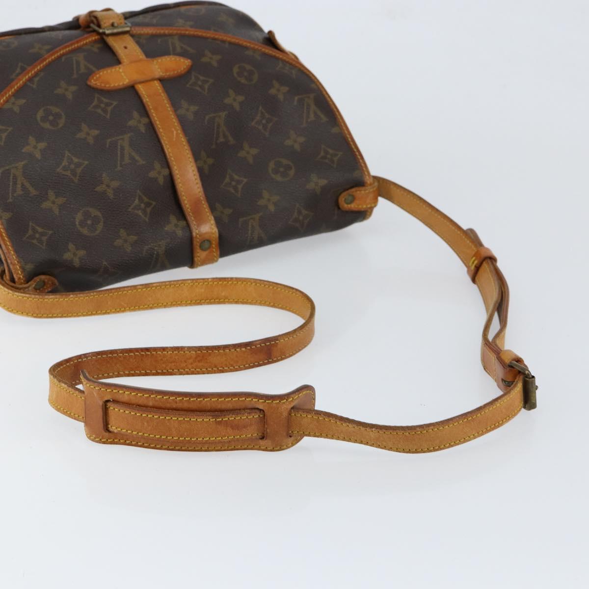 LOUIS VUITTON Monogram Saumur 30 Shoulder Bag M42256 LV Auth ka110