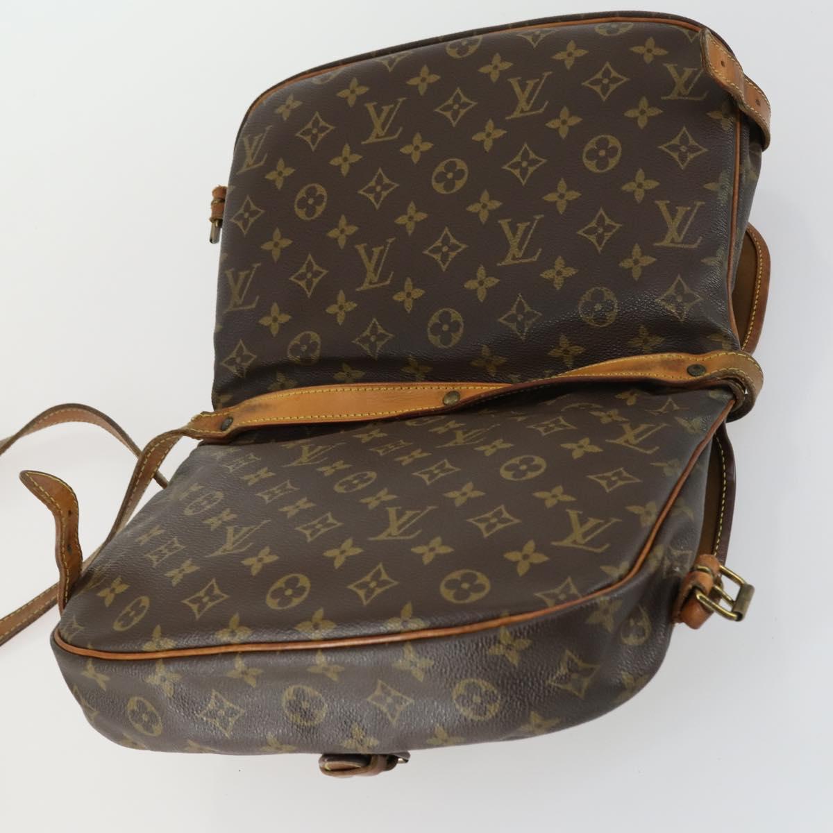 LOUIS VUITTON Monogram Saumur 30 Shoulder Bag M42256 LV Auth ka1287