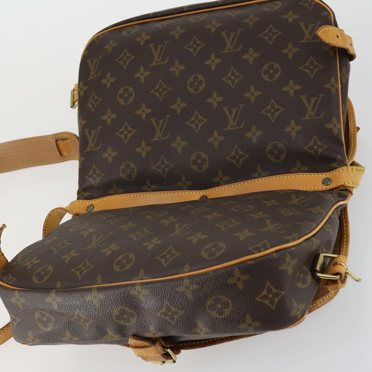 LOUIS VUITTON Monogram Saumur 30 Shoulder Bag M42256 LV Auth ka1312
