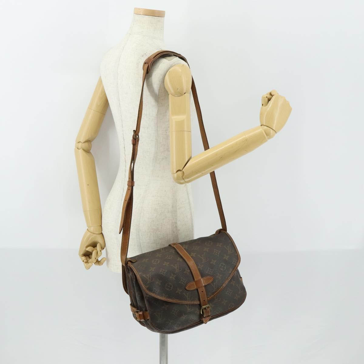 LOUIS VUITTON Monogram Saumur 30 Shoulder Bag M42256 LV Auth ka1380