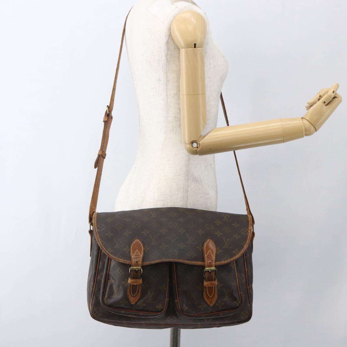 LOUIS VUITTON Monogram Sac Bazas Japon Shoulder Bag M99013 LV Auth ka1763