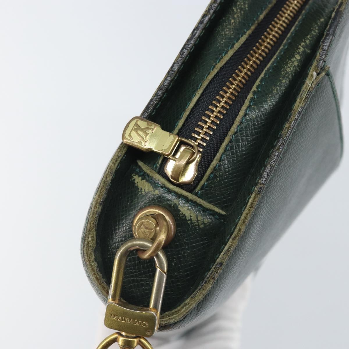 LOUIS VUITTON Taiga Baikal Clutch Bag Epicea M30184 LV Auth ka1937