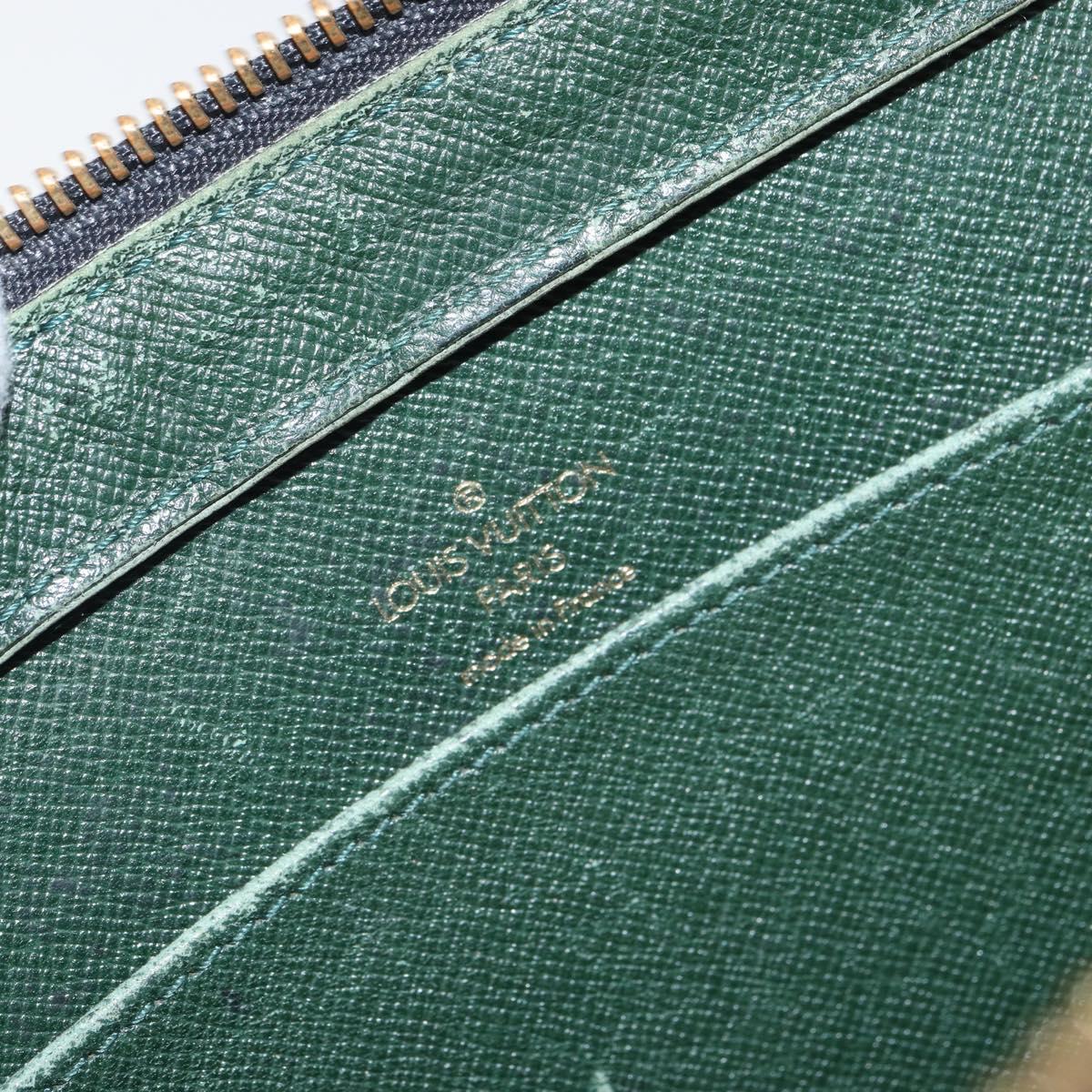 LOUIS VUITTON Taiga Baikal Clutch Bag Epicea M30184 LV Auth ka1937