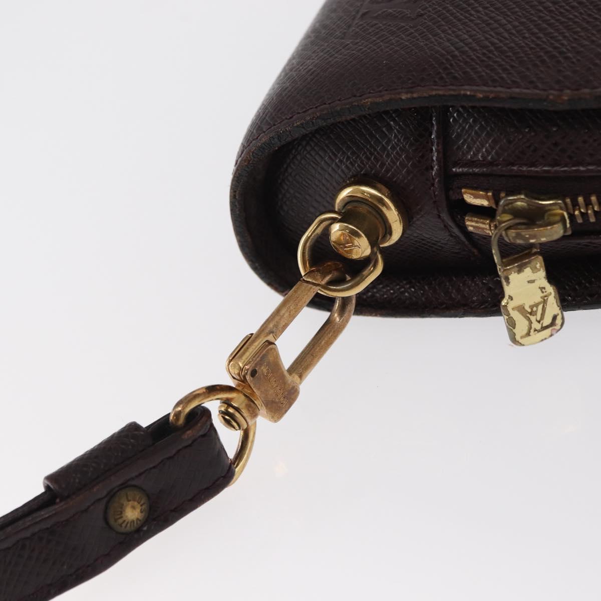 LOUIS VUITTON Taiga Baikal Clutch Bag Acajou M30186 LV Auth ka1956