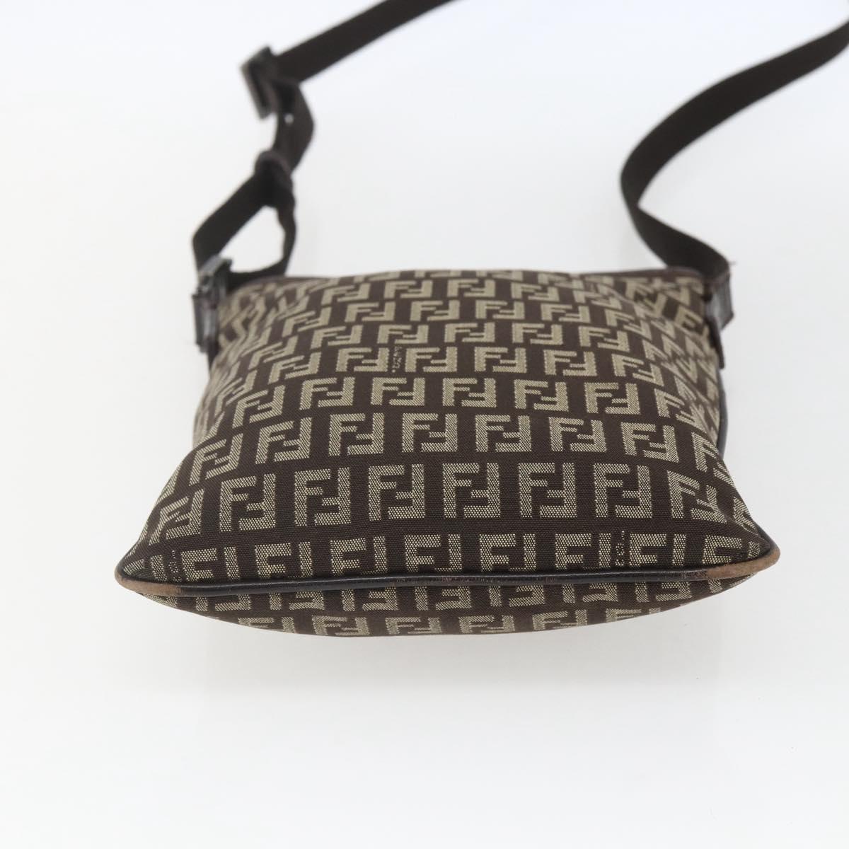 FENDI Zucchino Canvas Shoulder Bag Brown Silver Auth ka1960