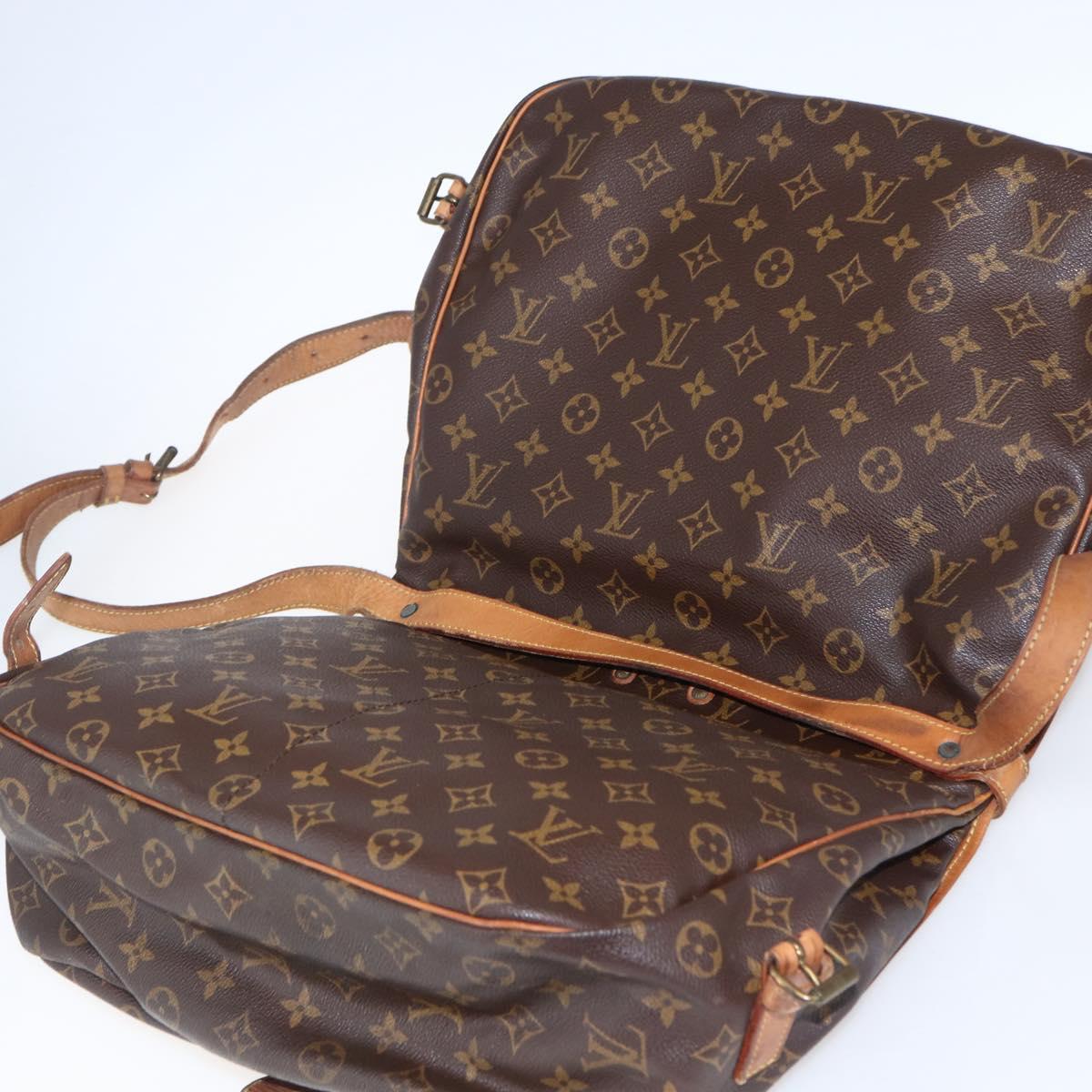 LOUIS VUITTON Monogram Saumur 35 Shoulder Bag M42254 LV Auth ka2121
