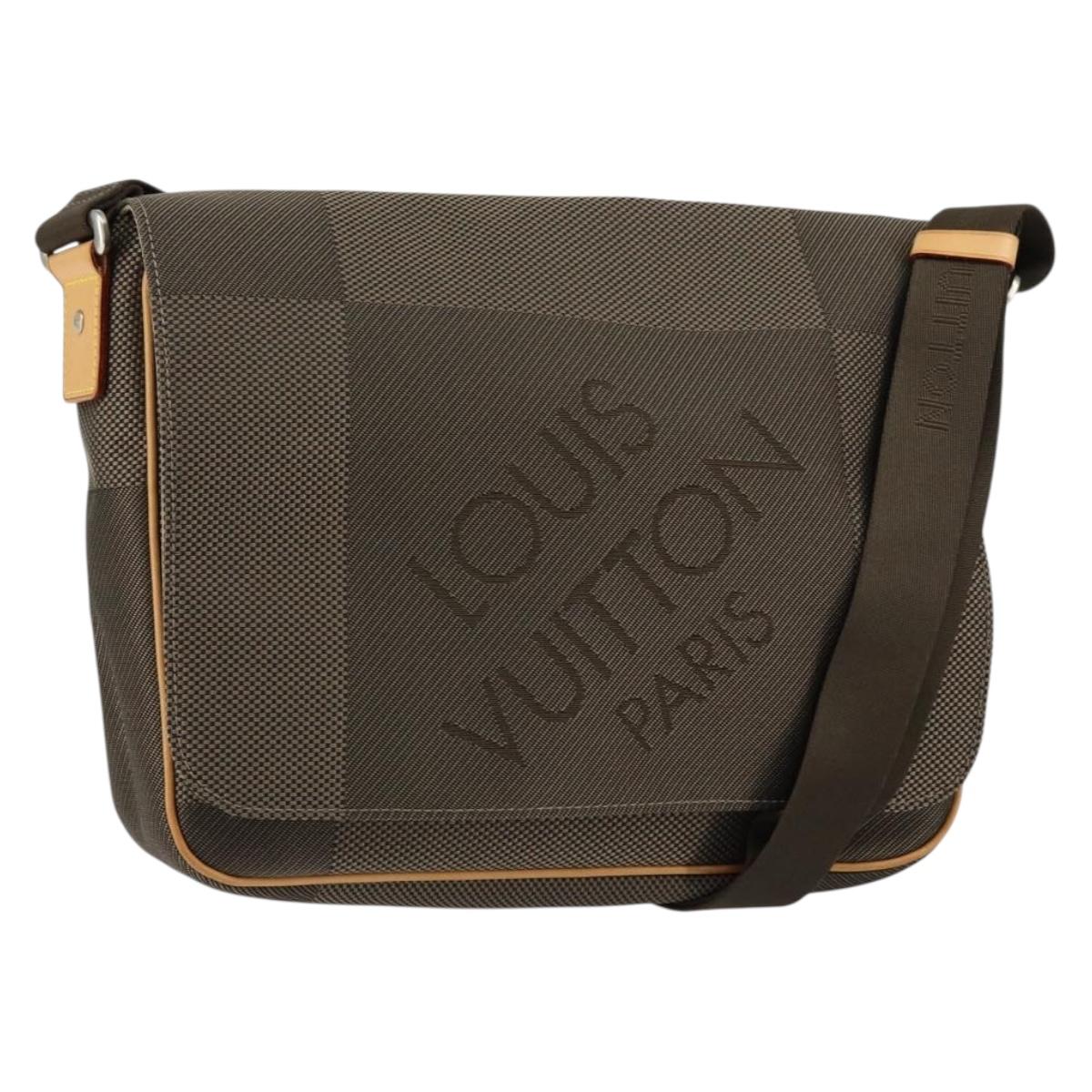 LOUIS VUITTON Damier Geant Petite Message Shoulder Bag Tail M93617 Auth ka226