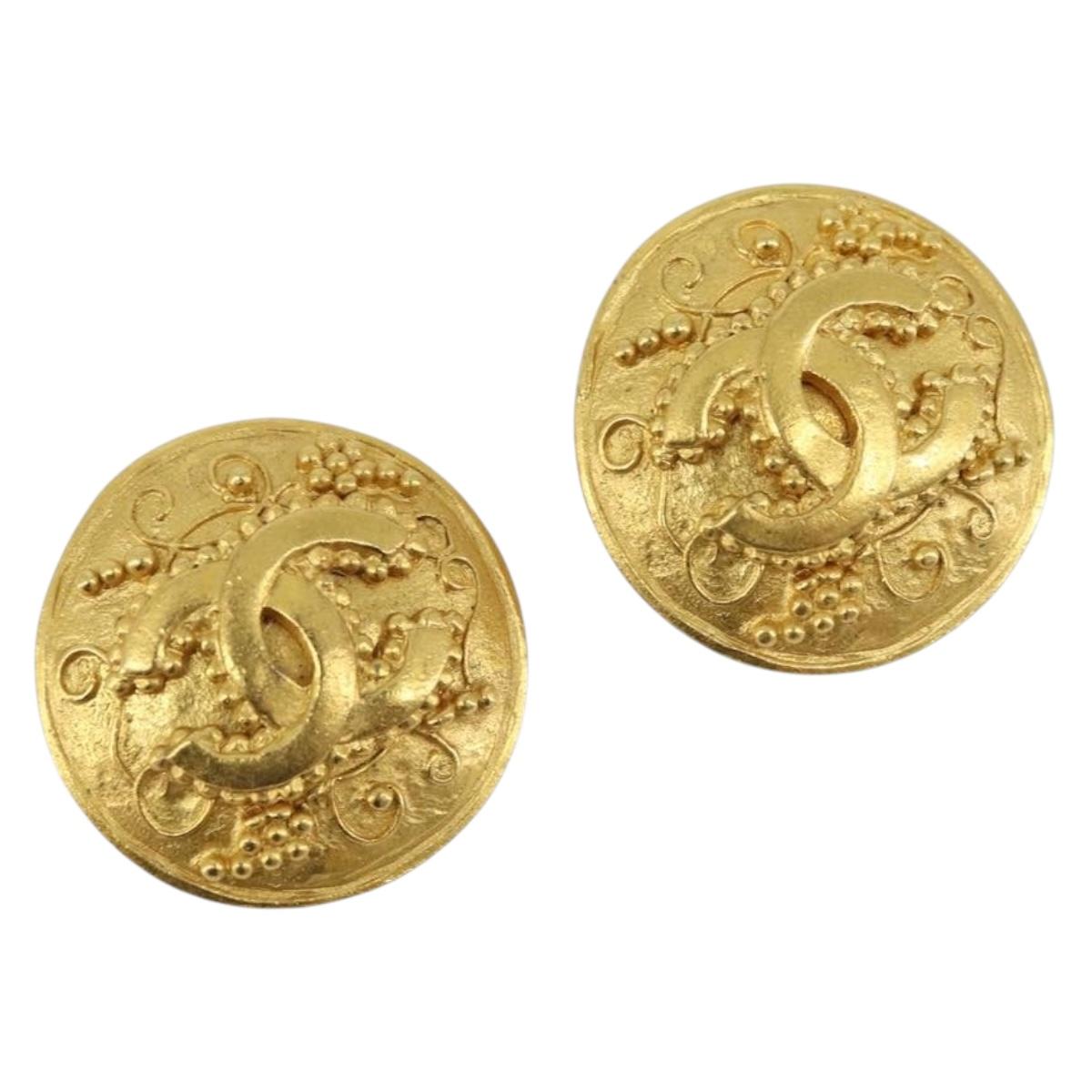 CHANEL Earring metal Gold Tone CC Auth ka2497