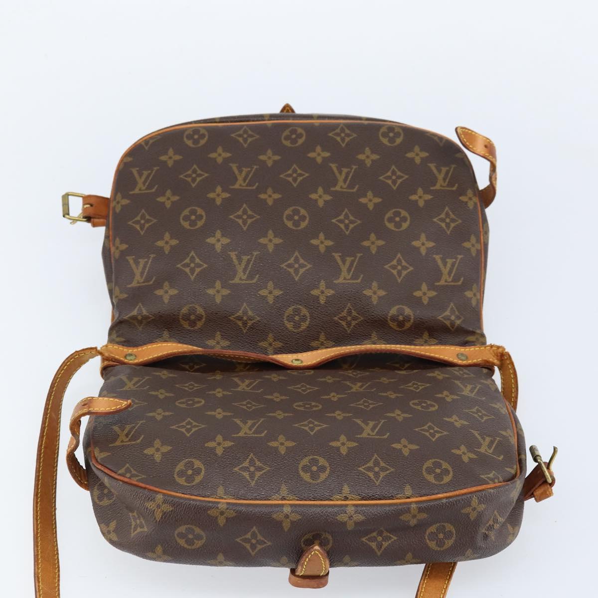 LOUIS VUITTON Monogram Saumur 30 Shoulder Bag M42256 LV Auth ka2534