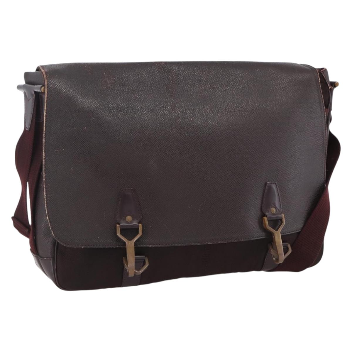 LOUIS VUITTON Taiga Delsous Shoulder Bag Acajou M30166 LV Auth ka2721