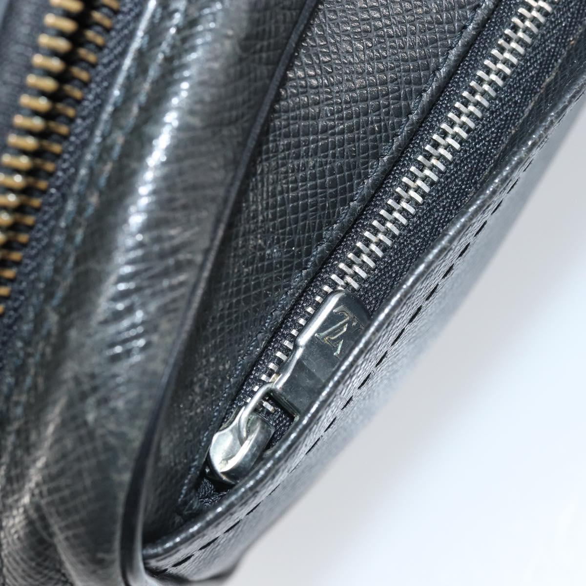 LOUIS VUITTON Taiga Karga Clutch Bag Ardoise M30812 LV Auth ka2832