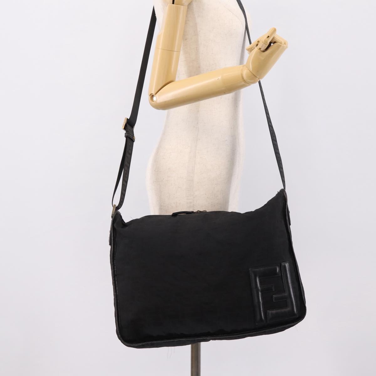FENDI Zucca Canvas Shoulder Bag Black Auth ka2914