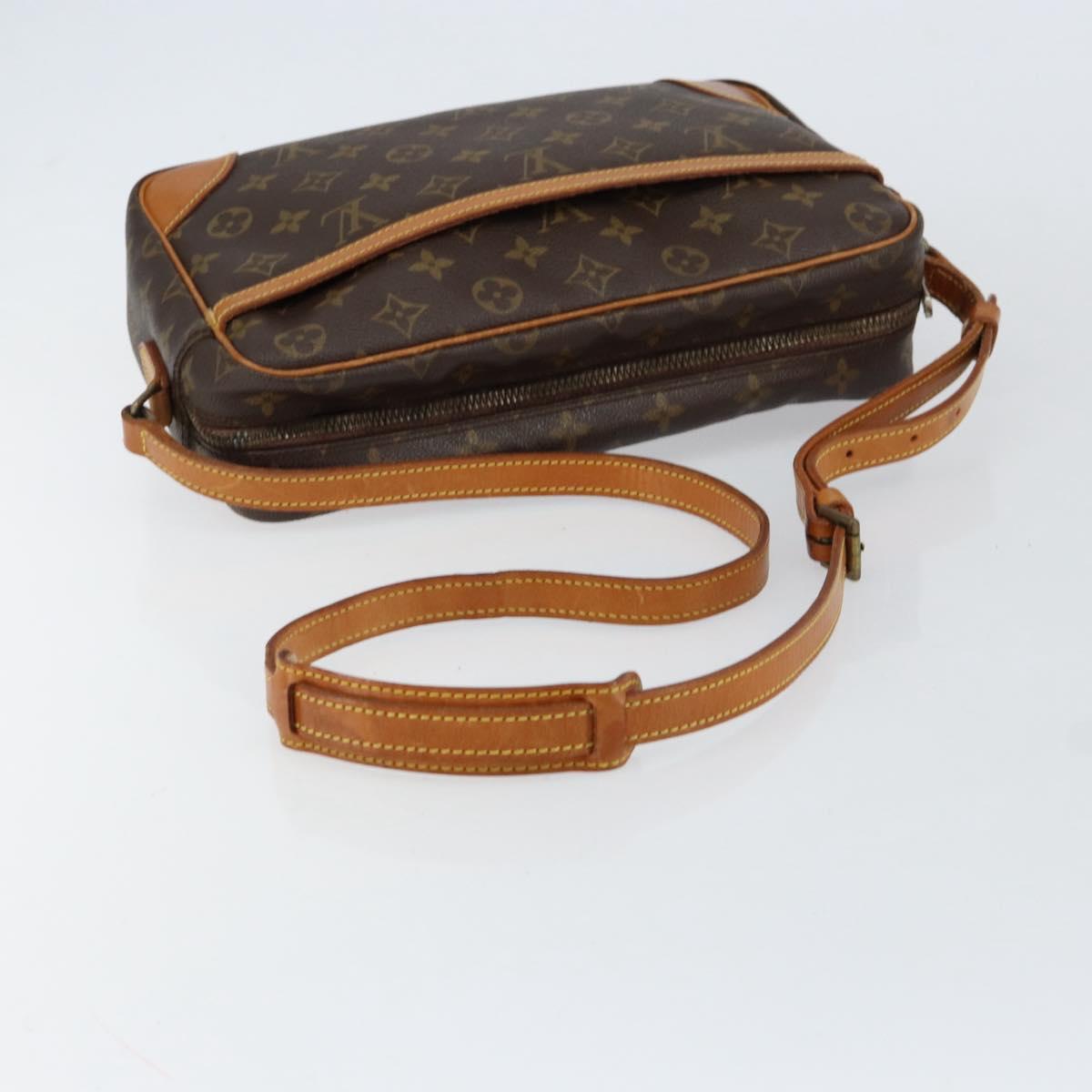 LOUIS VUITTON Monogram Trocadero 30 Shoulder Bag M51272 LV Auth ka293