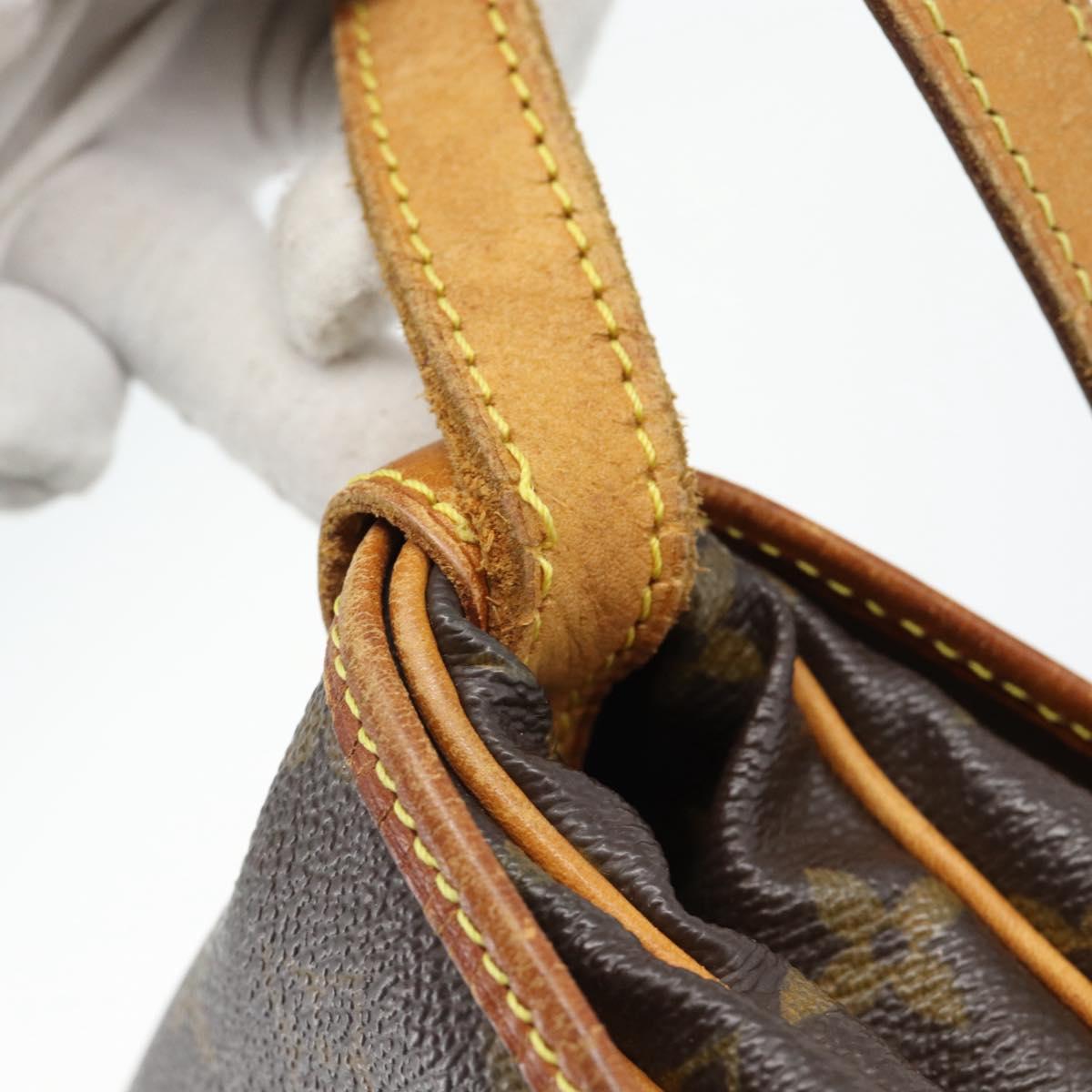 LOUIS VUITTON Monogram Saumur 30 Shoulder Bag M42256 LV Auth ka3095
