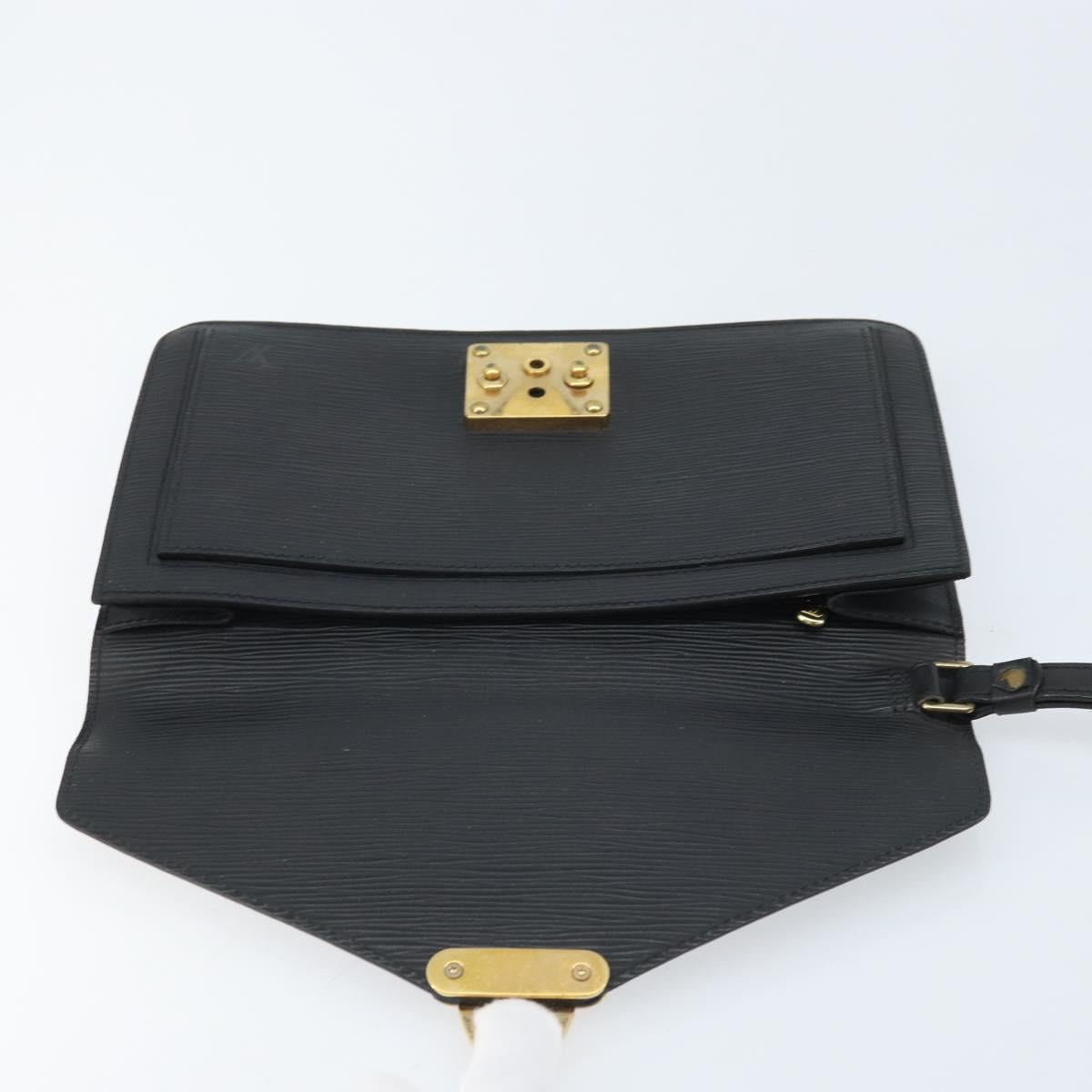 LOUIS VUITTON Epi Serie Dragonne Clutch Bag Black Noir M52612 LV Auth ka3132