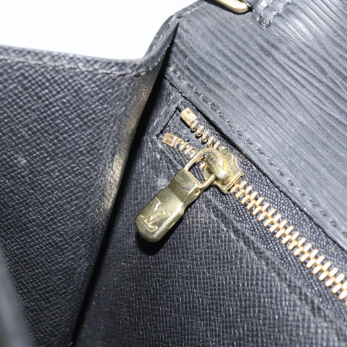 LOUIS VUITTON Epi Serie Dragonne Clutch Bag Black Noir M52612 LV Auth ka3132