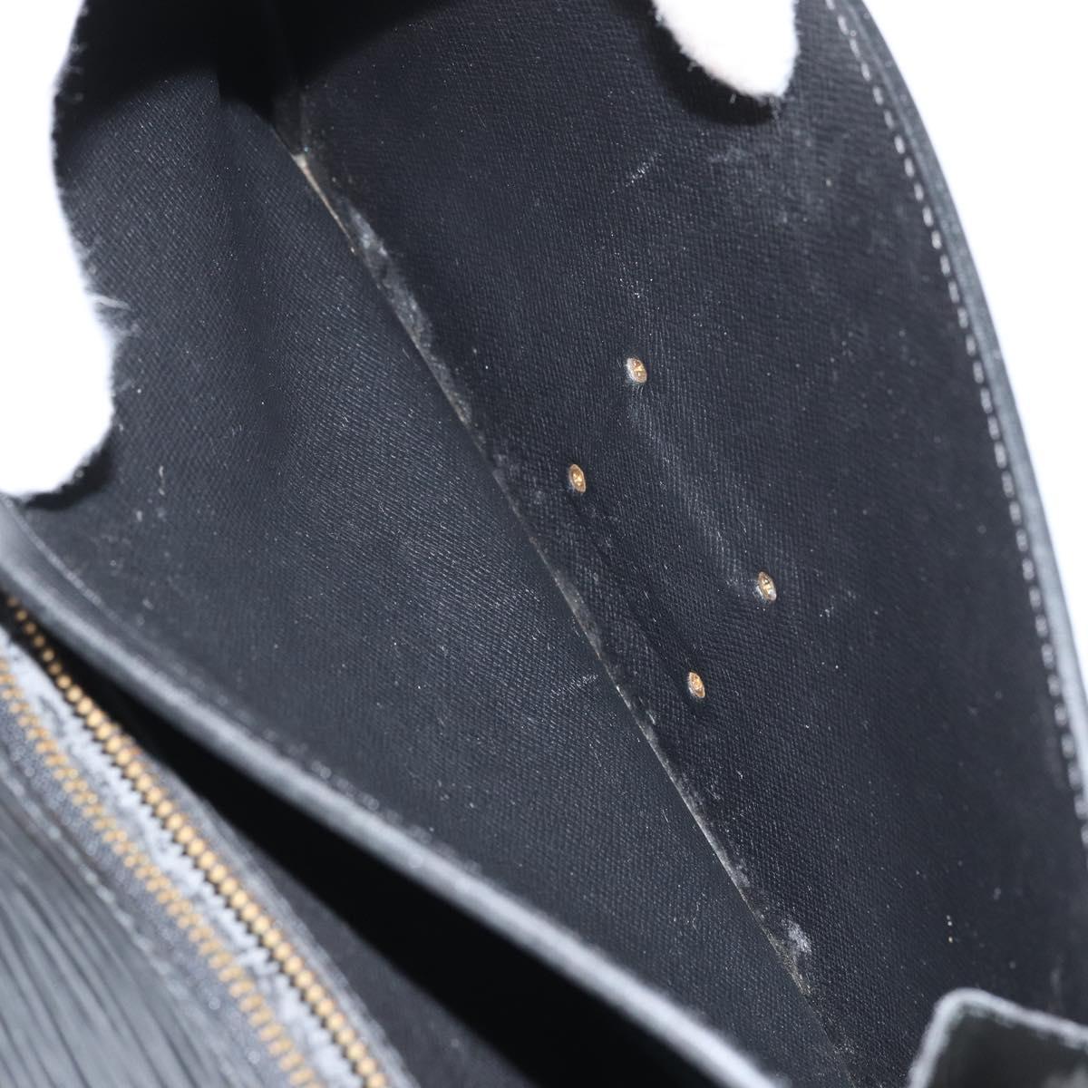 LOUIS VUITTON Epi Serie Dragonne Clutch Bag Black Noir M52612 LV Auth ka3132