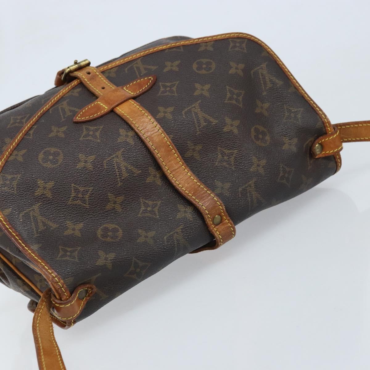 LOUIS VUITTON Monogram Saumur 30 Shoulder Bag M42256 LV Auth ka3177