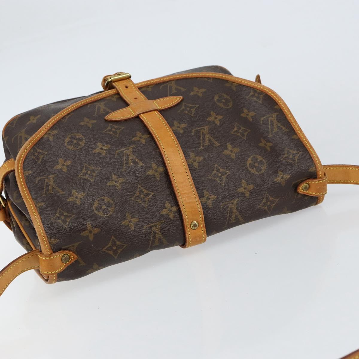 LOUIS VUITTON Monogram Saumur 30 Shoulder Bag M42256 LV Auth ka399