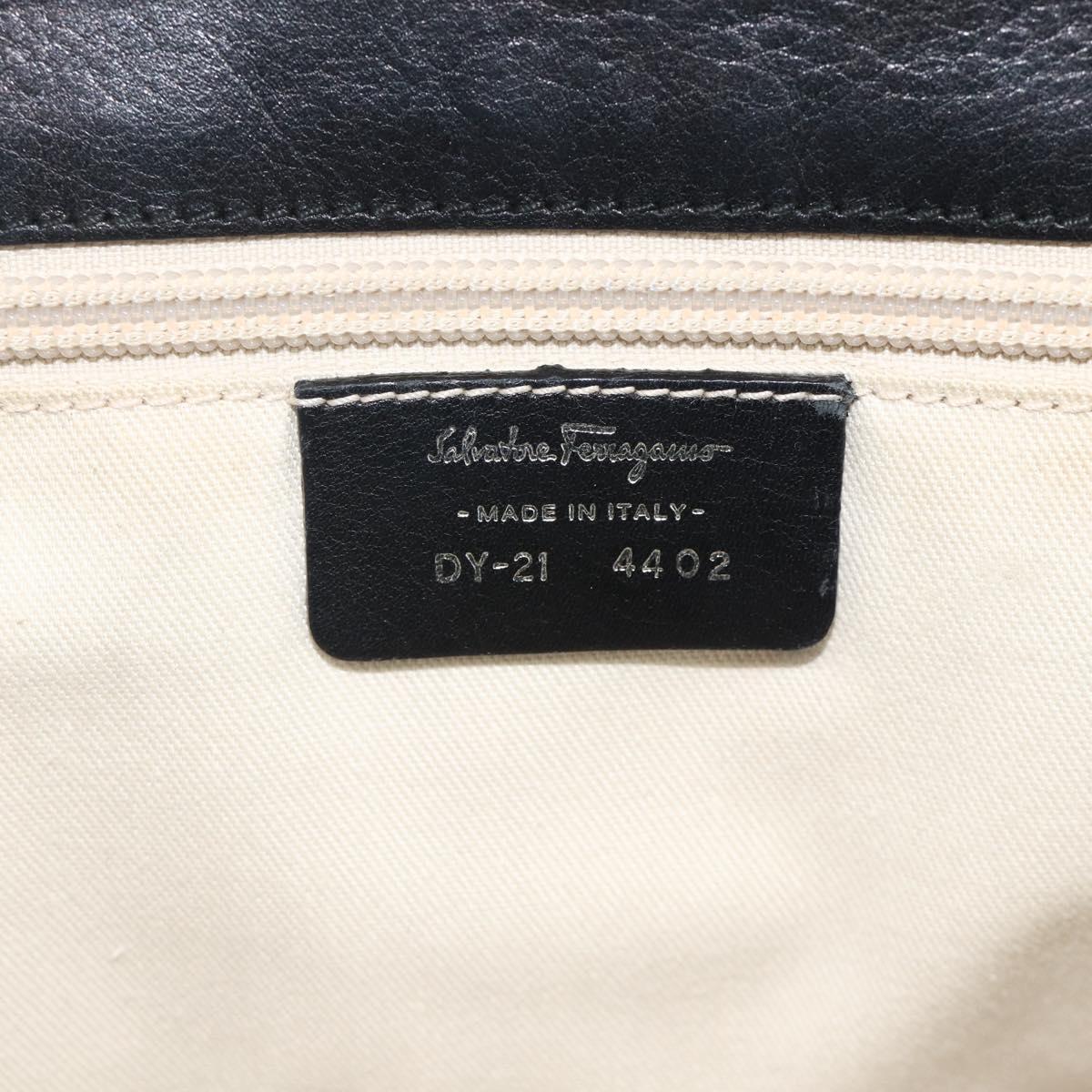 Salvatore Ferragamo Gancini Shoulder Bag Leather Black Silver Auth ka4272A