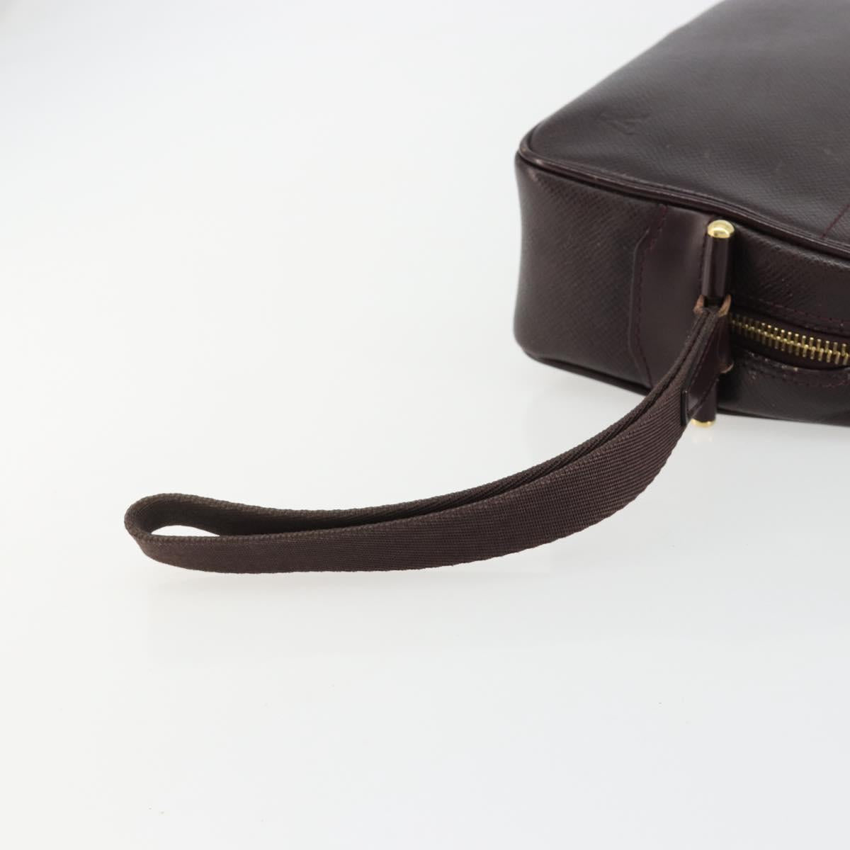 LOUIS VUITTON Taiga Karga Clutch Bag Acajou M30816 LV Auth ka4500