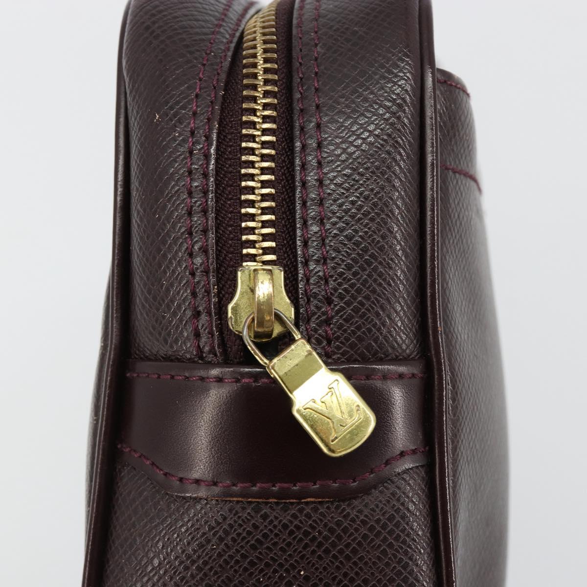 LOUIS VUITTON Taiga Karga Clutch Bag Acajou M30816 LV Auth ka4500