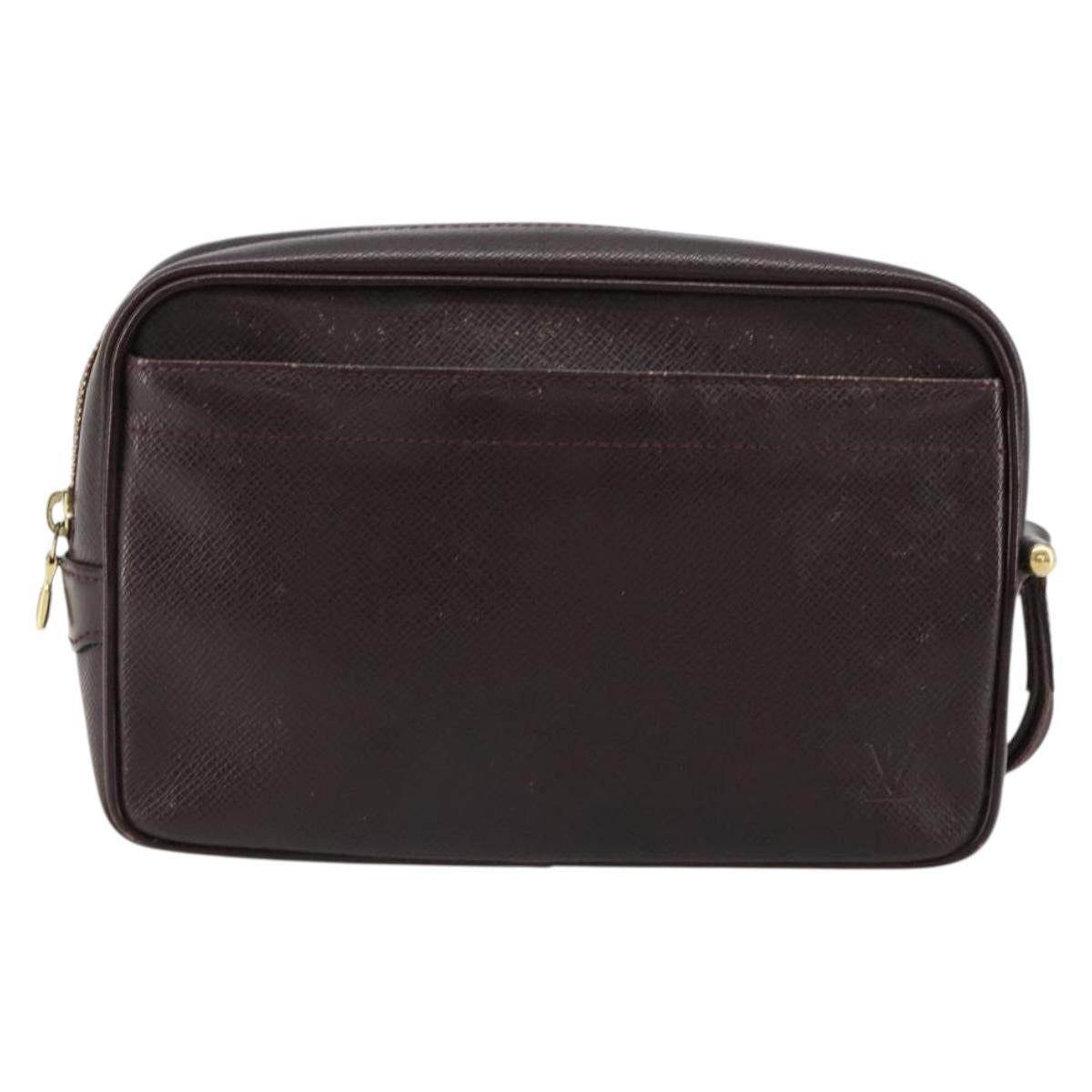 LOUIS VUITTON Taiga Karga Clutch Bag Acajou M30816 LV Auth ka4500