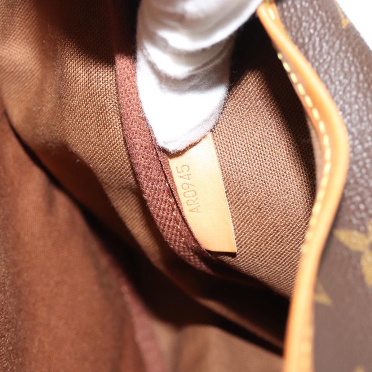 LOUIS VUITTON Monogram Saumur 35 Shoulder Bag M42254 LV Auth ka4741A