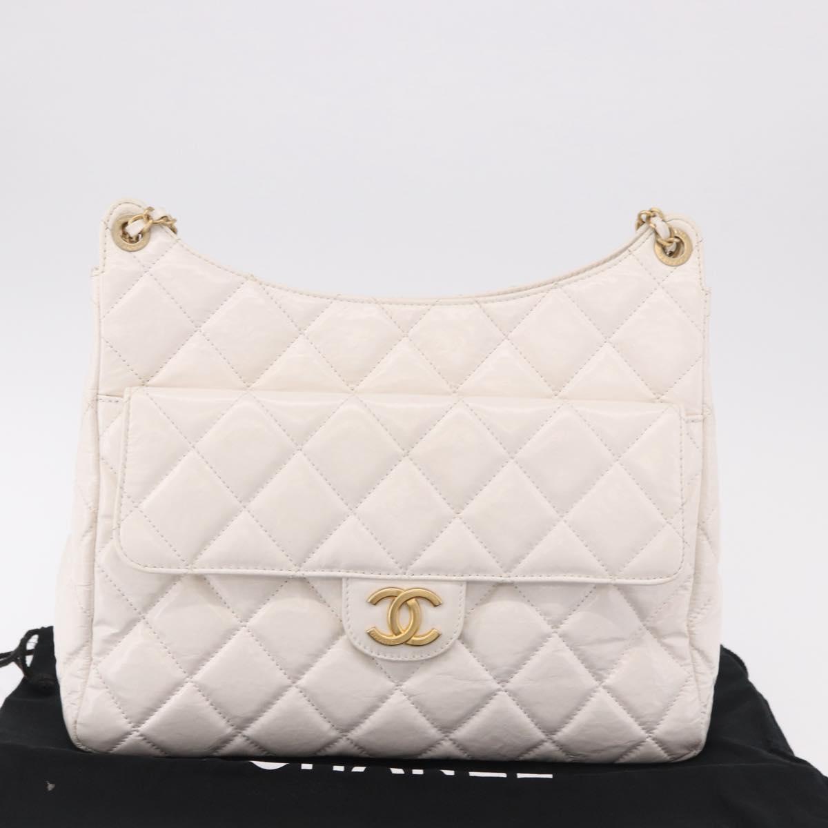 CHANEL Matelasse Chain Shoulder Bag Patent leather White Gold CC Auth ka4897SAM