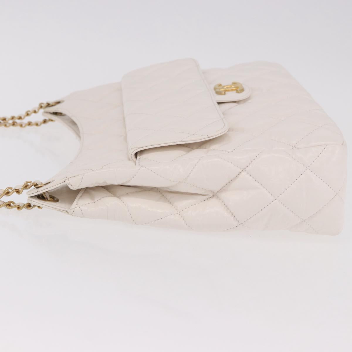 CHANEL Matelasse Chain Shoulder Bag Patent leather White Gold CC Auth ka4897SAM