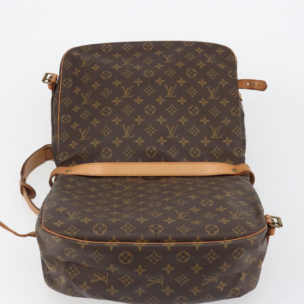 LOUIS VUITTON Monogram Saumur 35 Shoulder Bag M42254 LV Auth ka5008