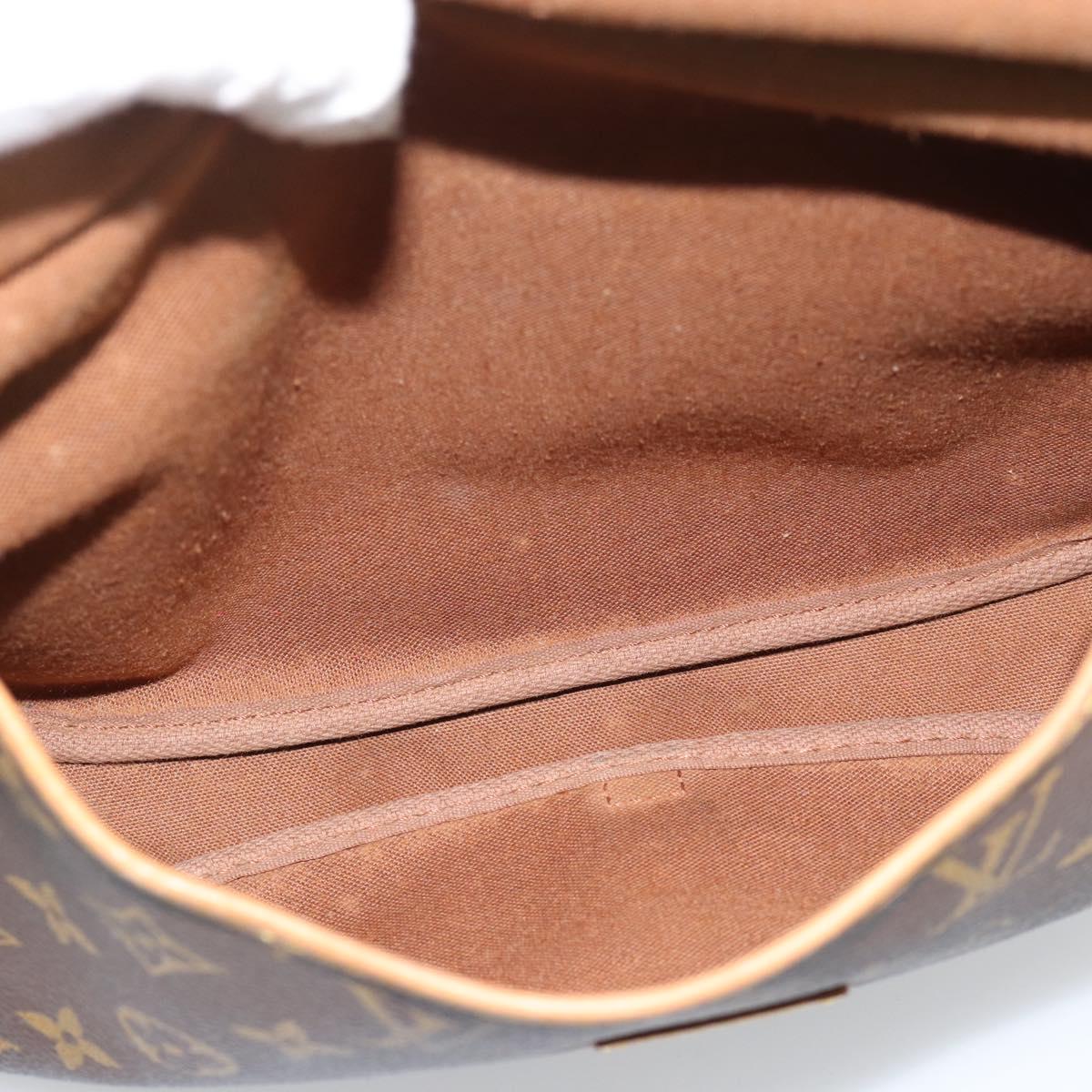LOUIS VUITTON Monogram Saumur 30 Shoulder Bag M42256 LV Auth ka5094