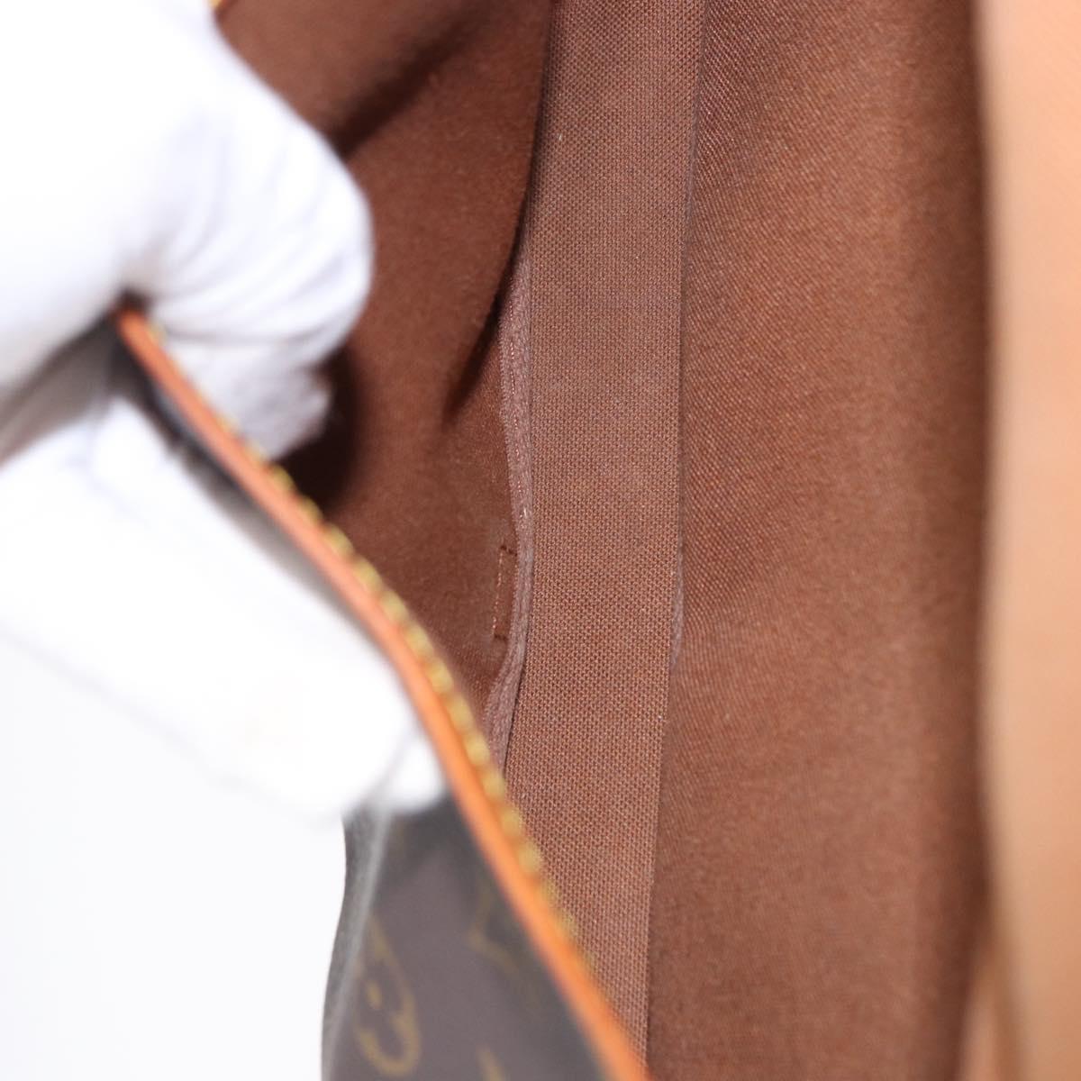 LOUIS VUITTON Monogram Saumur 30 Shoulder Bag M42256 LV Auth ka5313