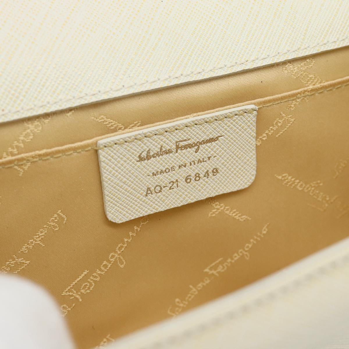 Salvatore Ferragamo Gancini Chain Shoulder Bag Leather Ivory Silver Auth ka5446V