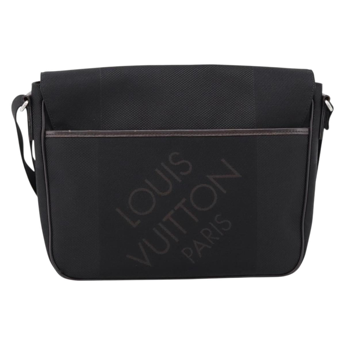LOUIS VUITTON Damier Geant Petit Message Shoulder Bag Black M93618 Auth ka6081