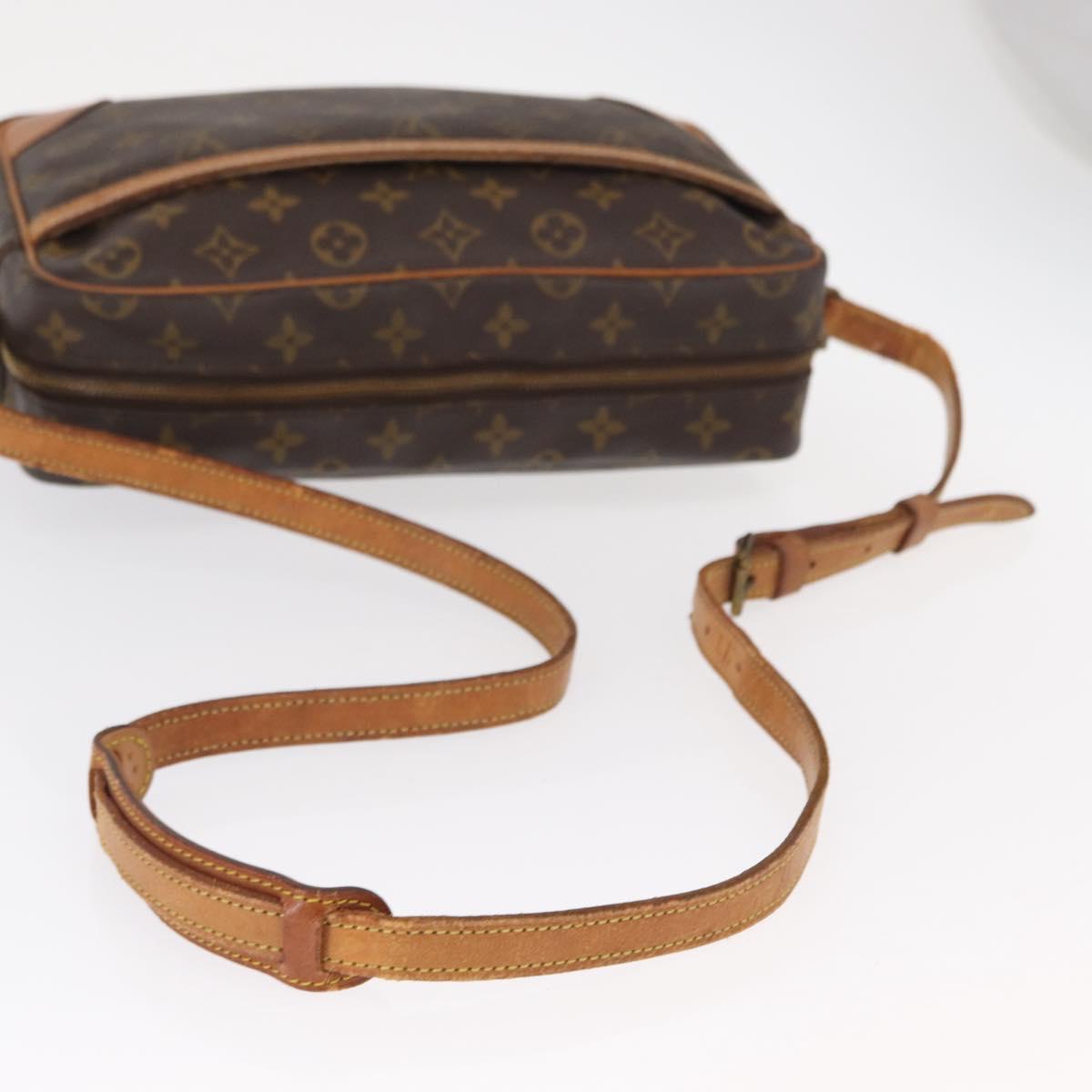 LOUIS VUITTON Monogram Trocadero 30 Shoulder Bag M51272 LV Auth ka642